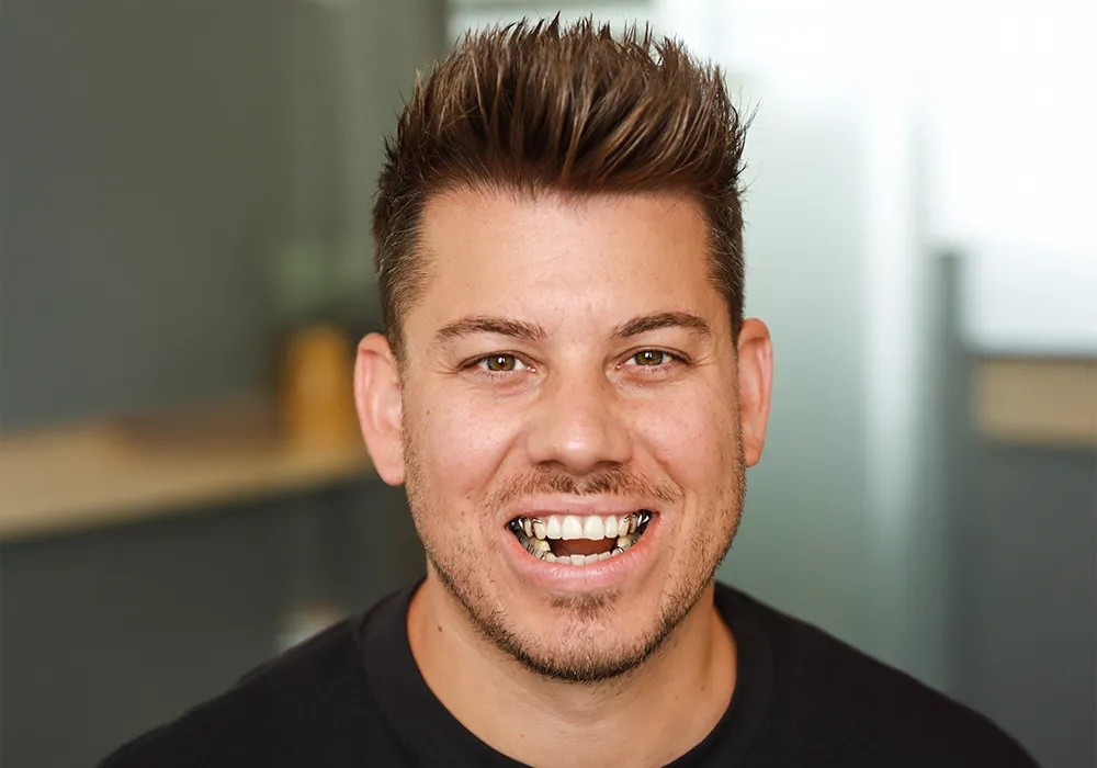 Patient mit Schnarchschiene